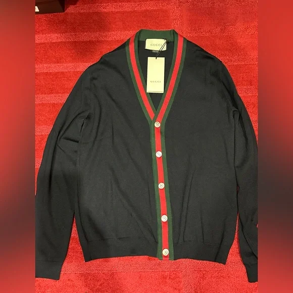 Men's Gucci 100% Lana Wool V-neck Sweater with Web designed. Size XL
